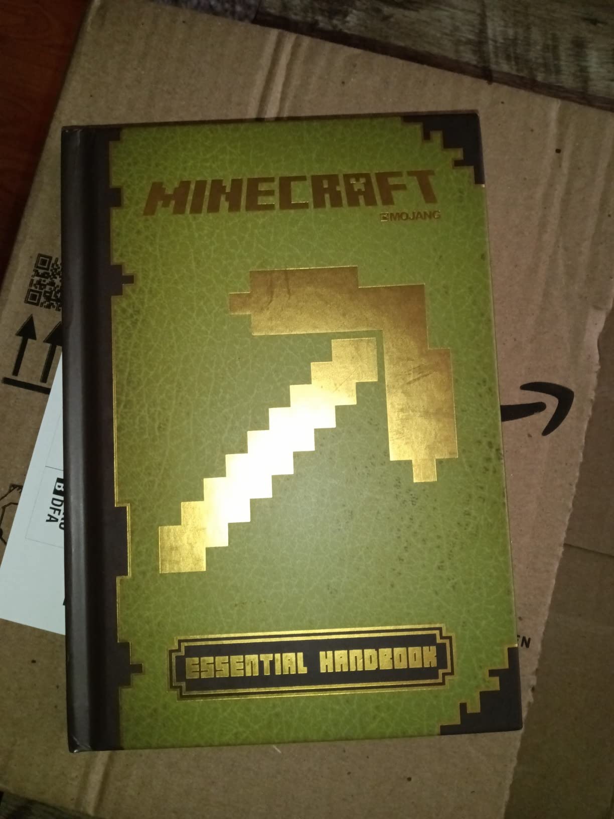Minecraft: Essential Handbook (Updated Edition): An Official Mojang Book customer photo 1