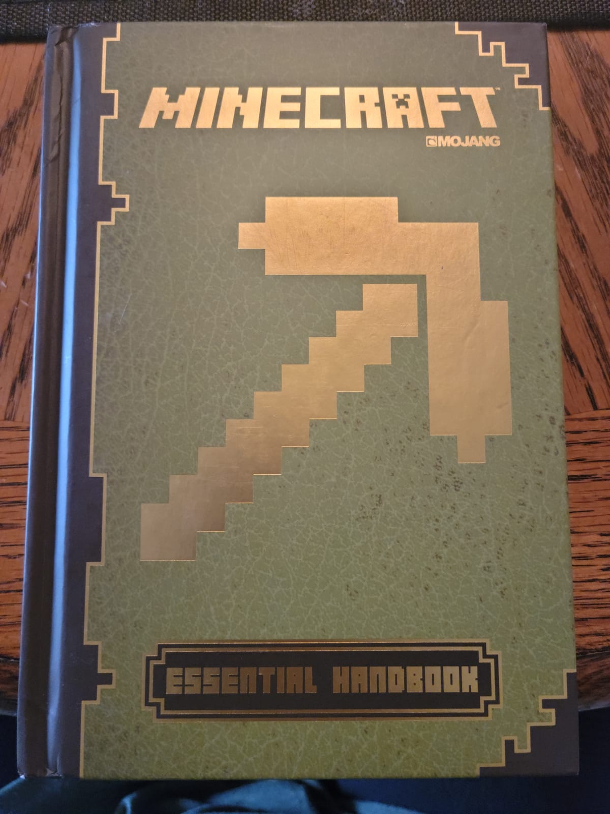 Minecraft: Essential Handbook (Updated Edition): An Official Mojang Book customer photo 2