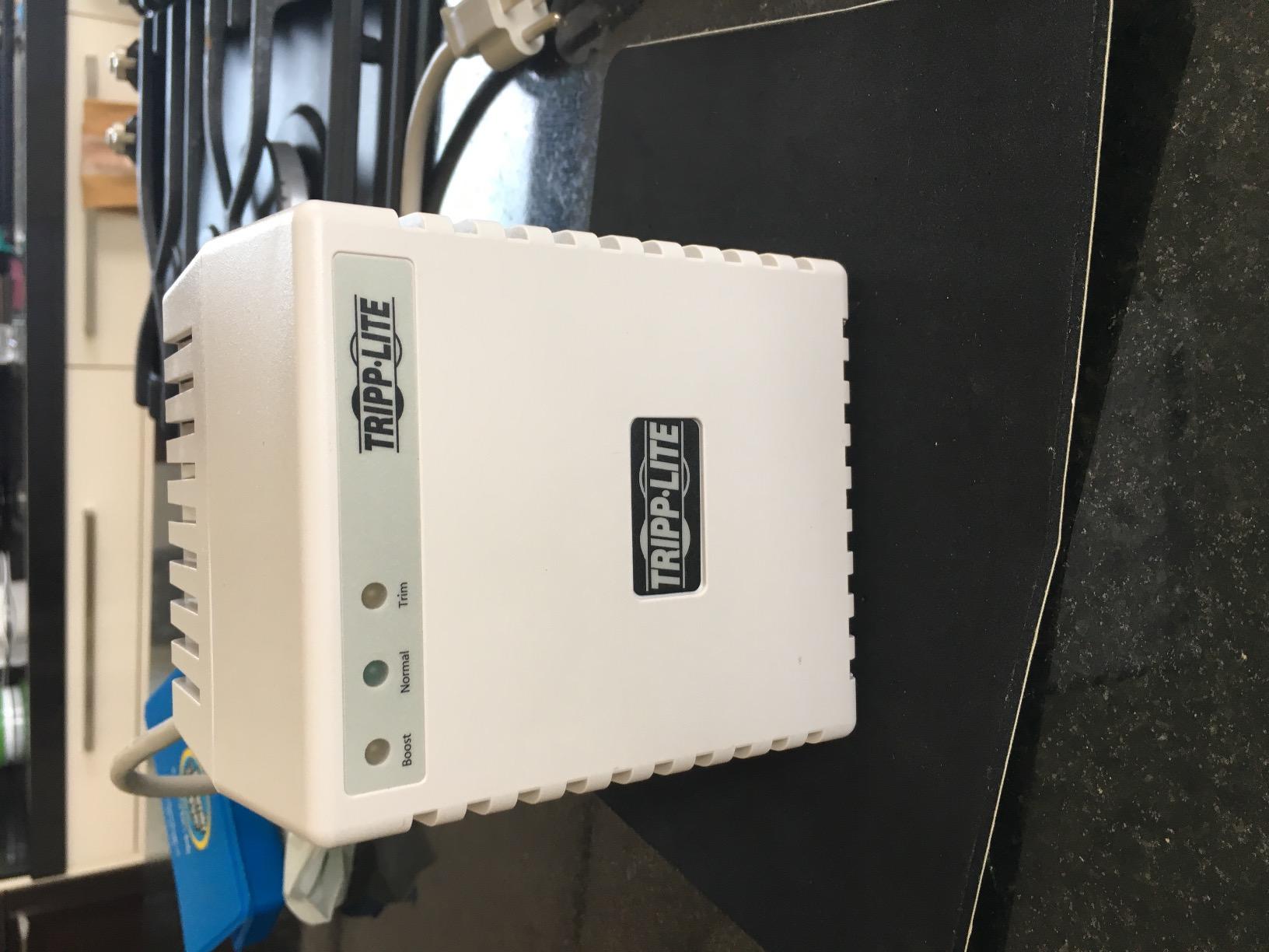 Tripp Lite LS606M Power Conditioner for Audio Equipment, Appliances, Home Theater & More | 600W, 120V, 6 Outlets, Voltage Regulator (AVR), EMI/RFI Filter, Line Conditioner, 720 Joule Surge Protector customer photo 2