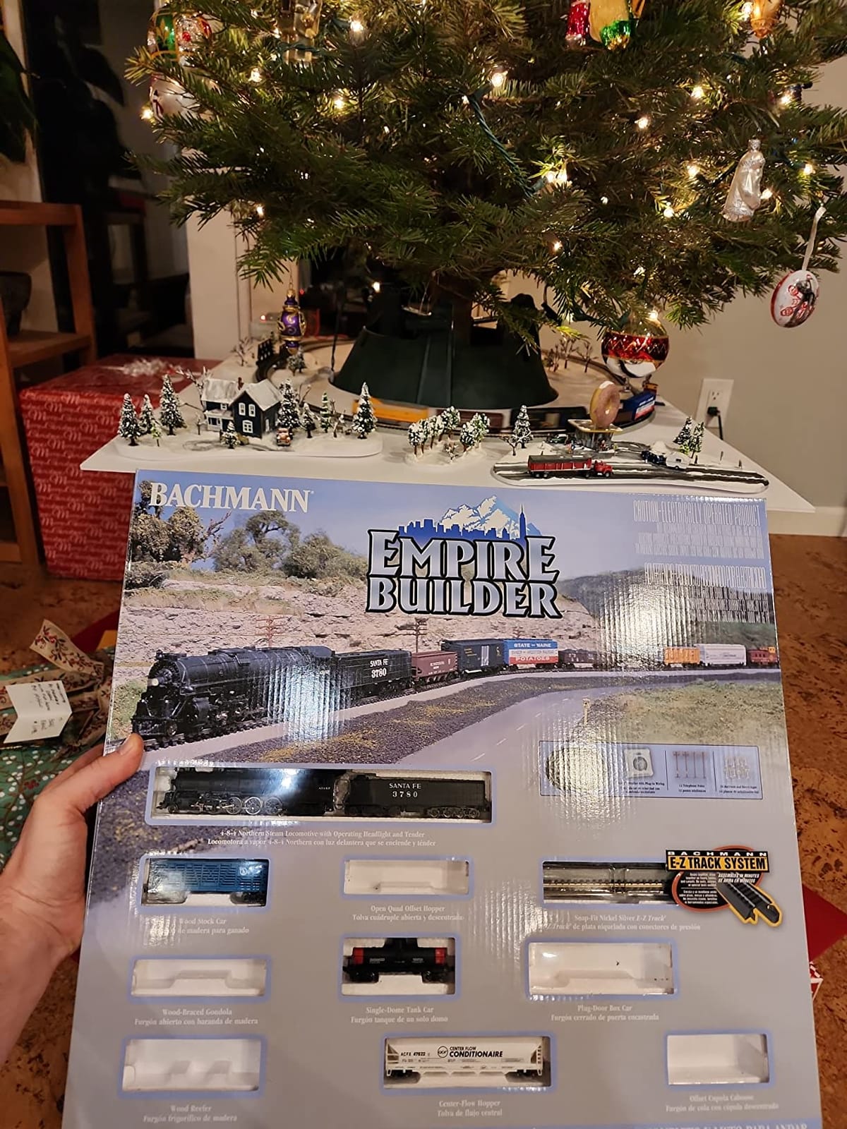 Bachmann Trains Empire Builder Ready to Run 68 Piece Electric Train N Scale customer photo 2