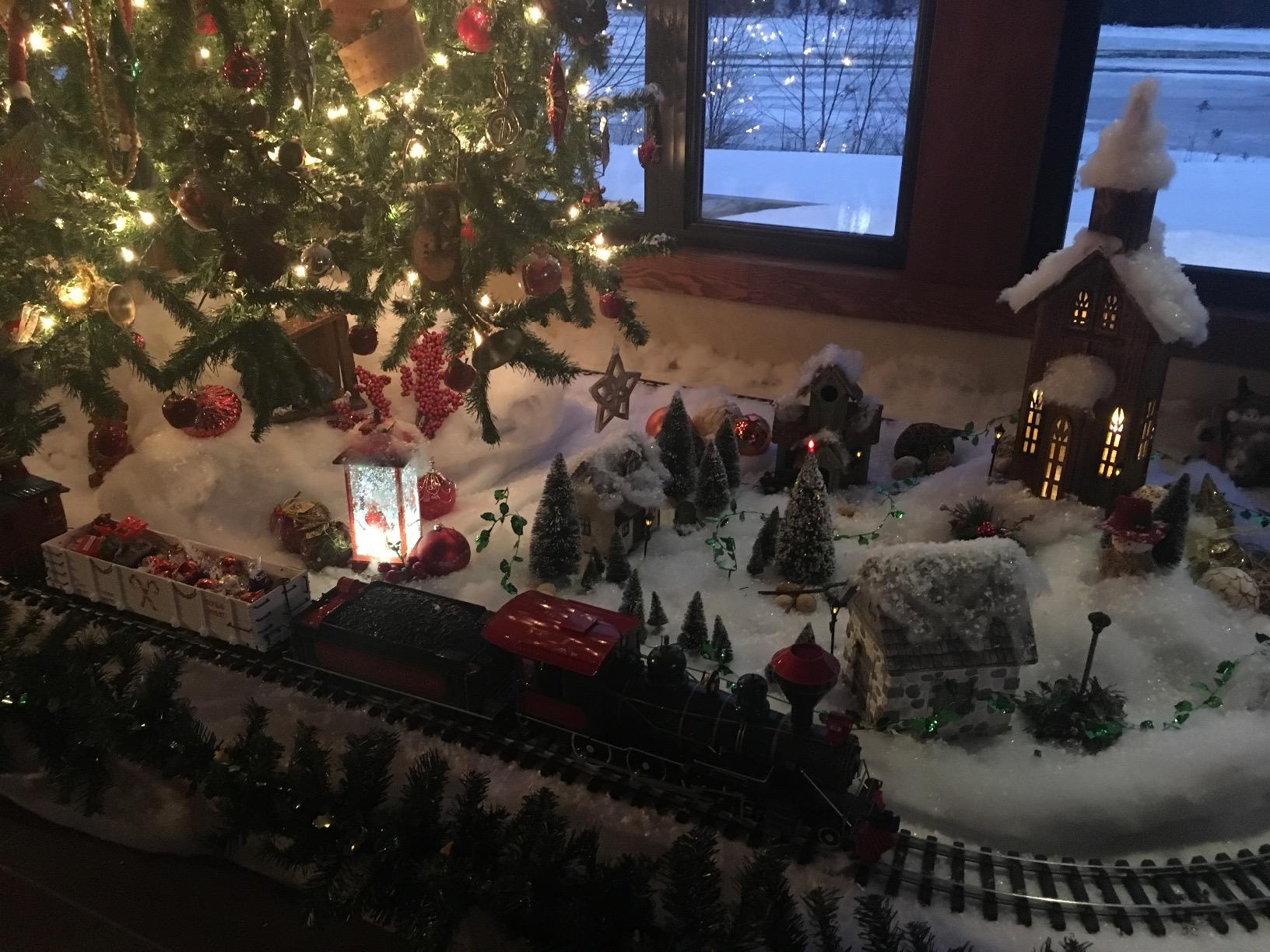 Bachmann Trains - Night Before Christmas Ready To Run Electric Train Set - Large G Scale customer photo 1