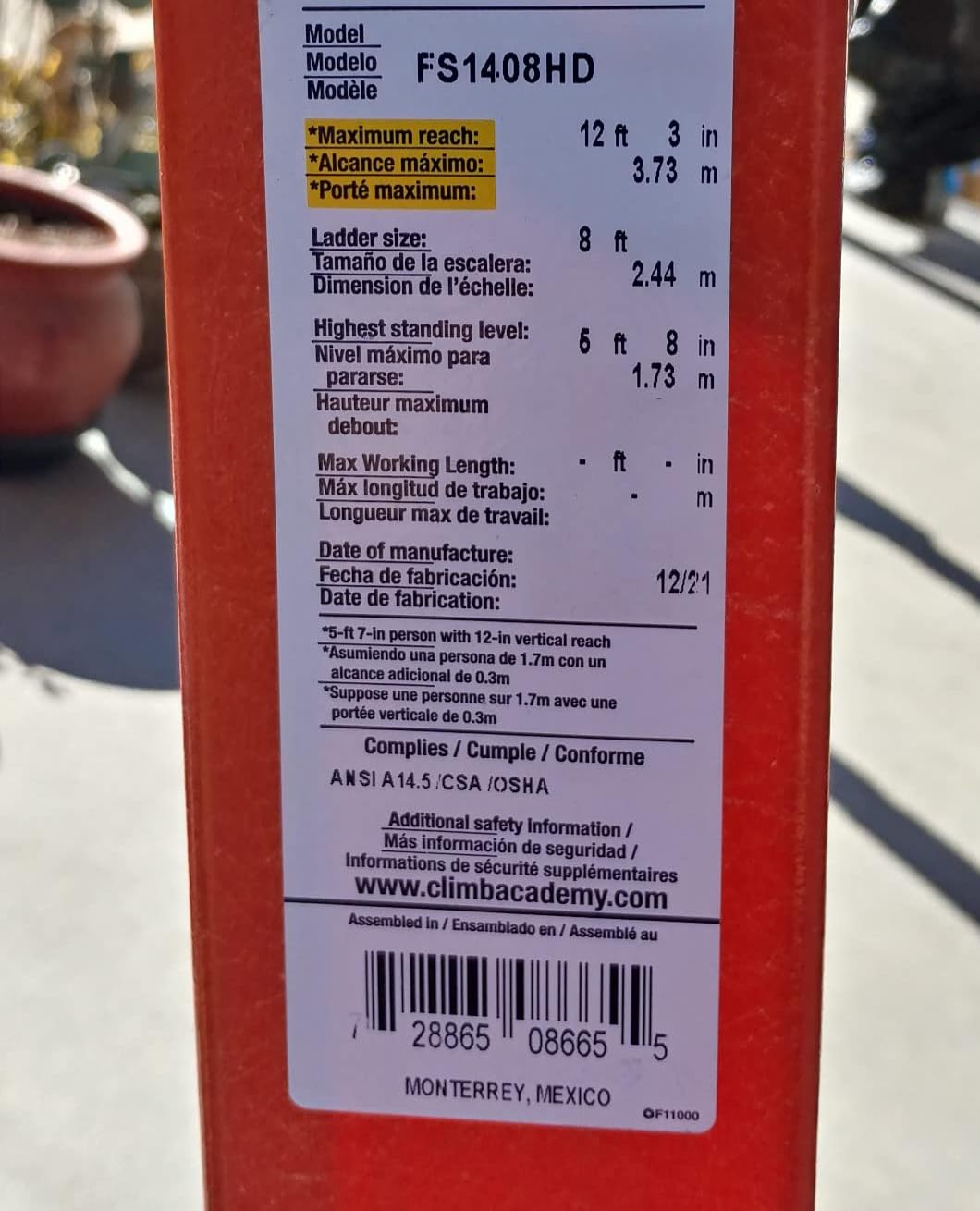 Louisville Ladder 6-Foot Fiberglass Step Ladder, 375-Pound Load Capacity, Type IAA, FS1406HD customer photo 1