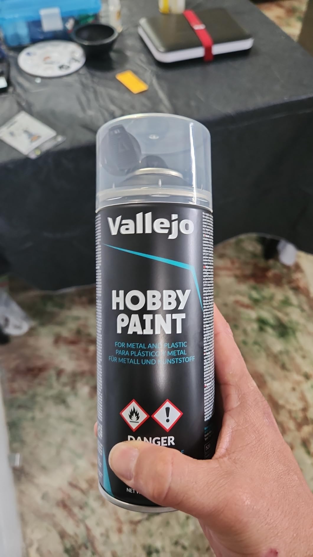 Vallejo - Hobby Paint Spray Basic Primer | Black 400 ml. (13.52 fl.oz.) | Perfect Matt and Self Levelling Finish customer photo 2
