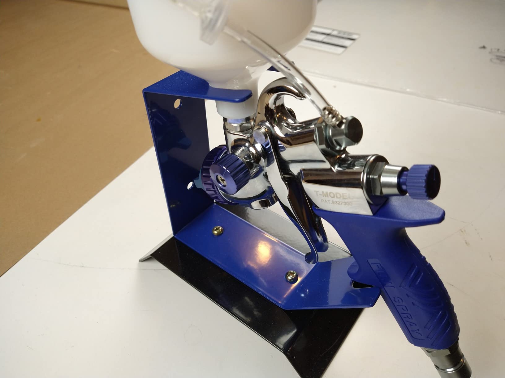 TCP Global Benchtop Gravity Feed Spray Gun Holder Stand | Holds Auto Paint HVLP Guns, Table or Bench Top customer photo 2