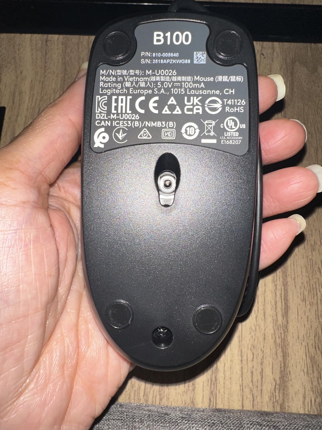 Logitech B100 Ambidextrous Wired Mouse - Black customer photo 1