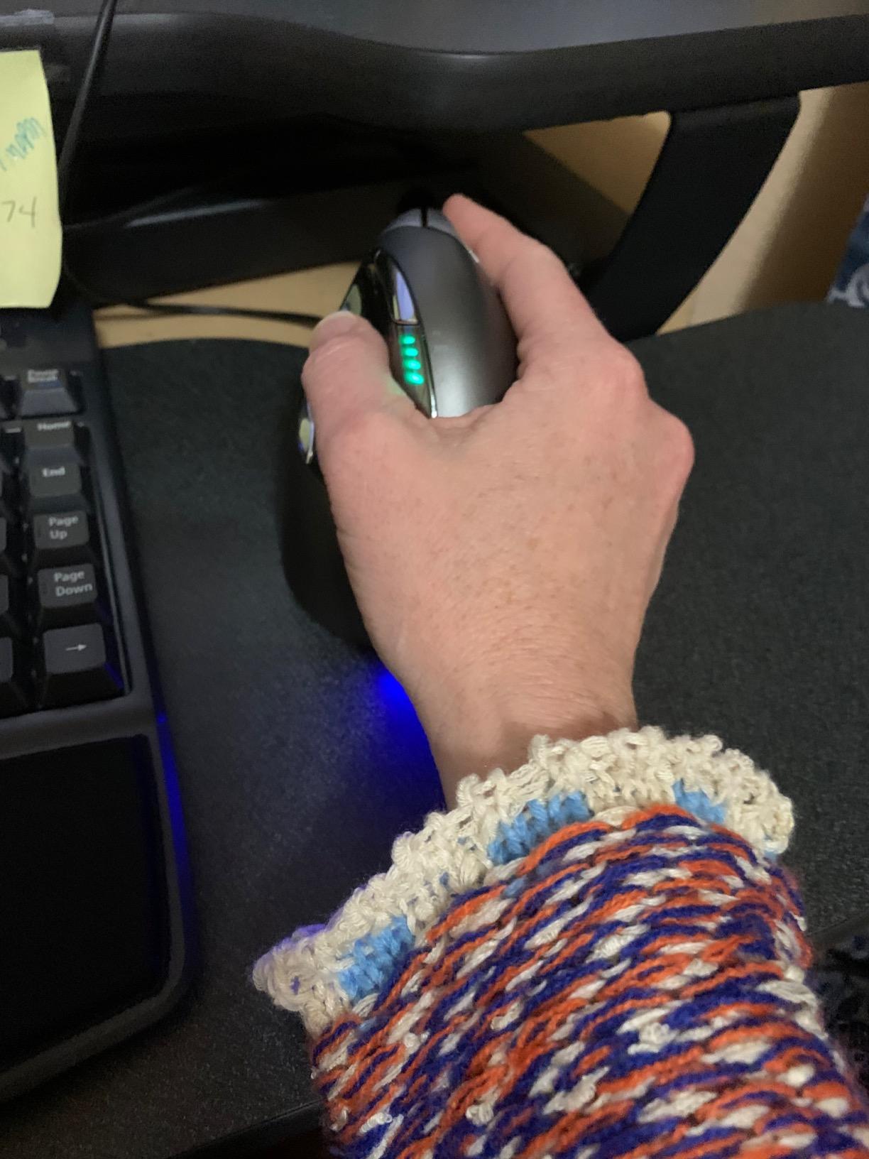 Evoluent - World's Original Vertical Mouse, Wired Ergonomic Mouse for Right Hand, Medium to Large, Helps with Carpal Tunnel and Wrist Strain, Customizable 6 Buttons, 4 Speed Settings, Comfortable Grip customer photo 2