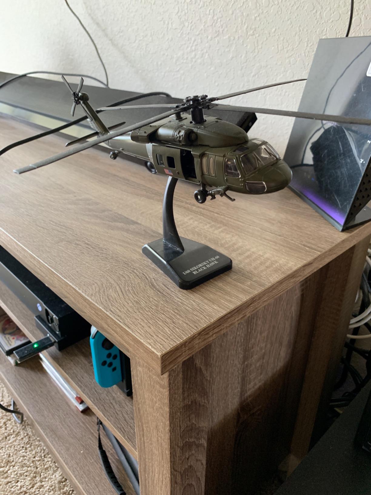 NewRay Sky Pilot UH-60 Black Hawk Diecast Helicopter Replica 1:60 Scale customer photo 1