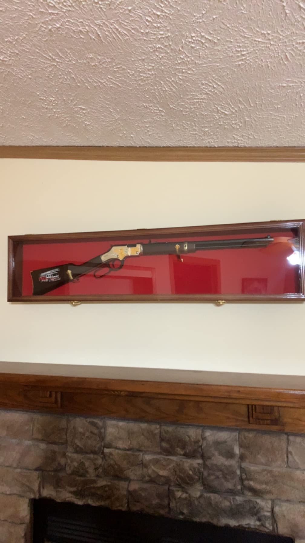 Single Rifle Display Case Wall Rack Cabinet w/UV Protection -Lockable, Cherry customer photo 2