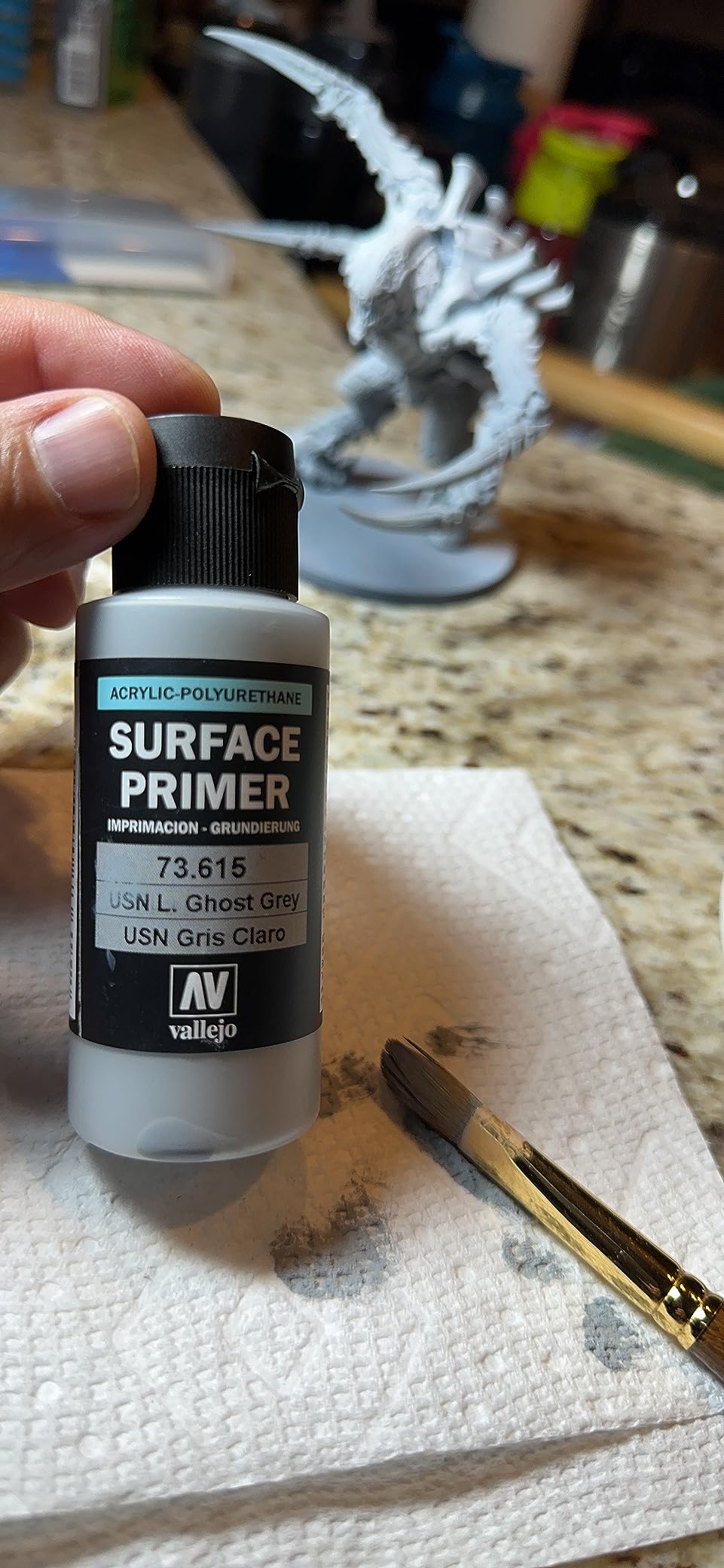 Vallejo - Surface Primer Color | Grey Acrylic Primer 60 ml (2.02 fl.oz.) | Matte Finish and Fast Drying | Perfect for Airbrushing and Great Adhesion to Figurines and Scale Models customer photo 2