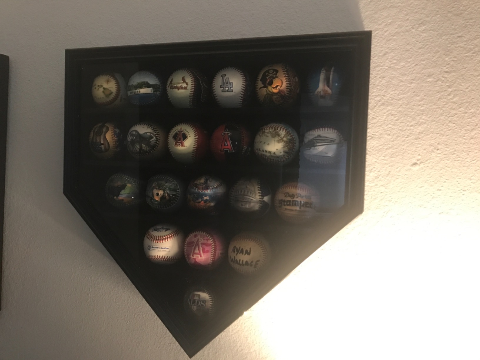 DisplayGifts Baseball Display Case Baseball Holders for Balls Display with 21 Slots Wall Display Box 98% Clear Antifade UV Protection with Gold Locks for Homerun and Collector Autograph Balls customer photo 2