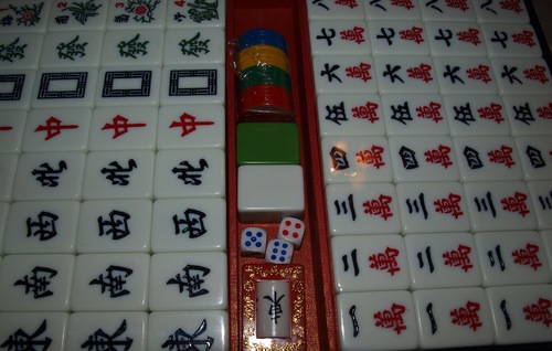 Yellow Mountain Imports YMI Rouge Heritage Chinese Mahjong Set, 146 Tiles customer photo 1