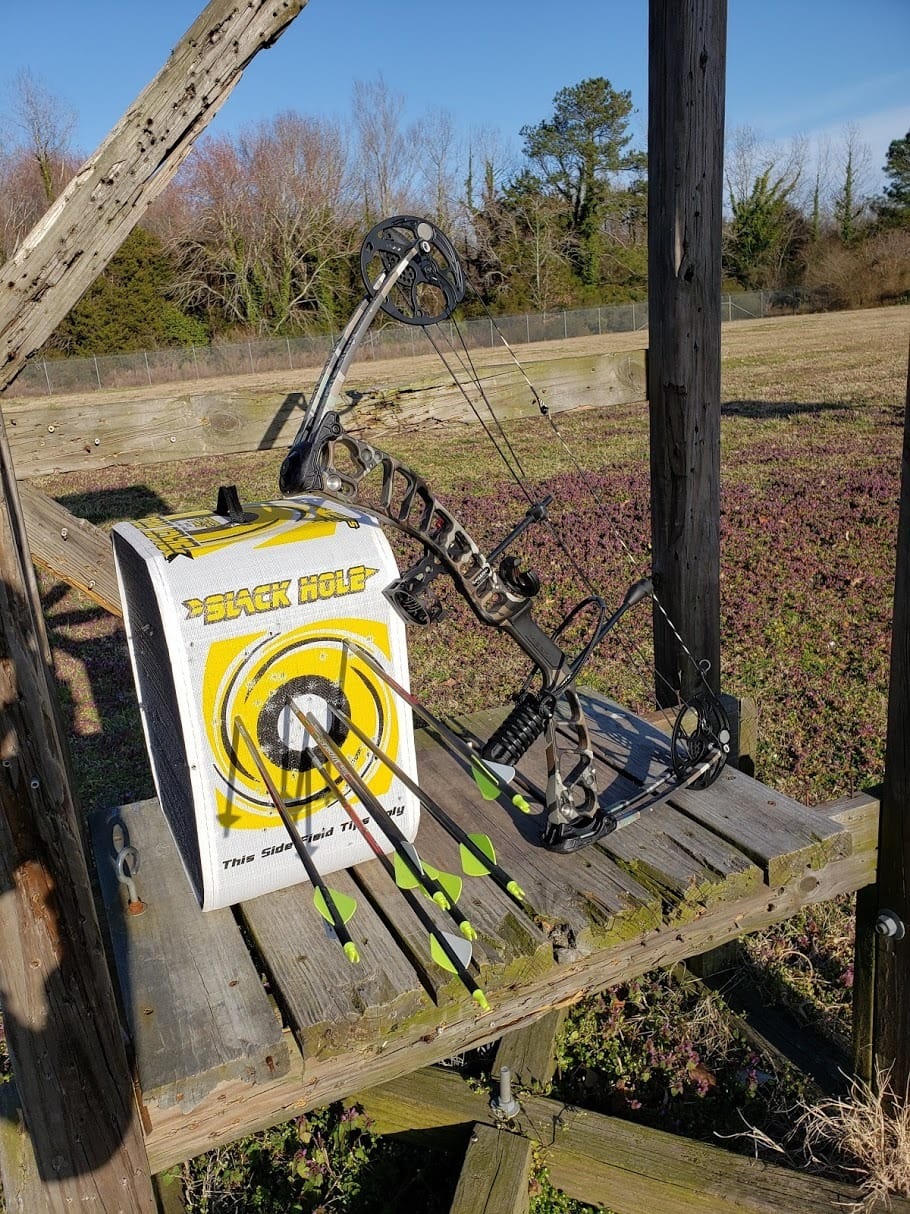 Black Hole 4-Sided Archery Target, Uses Friction Not Force to Stop All Field Points and Broadheads, Open-Face Layered Design, Lightweight and Carry Strap for Portability customer photo 1