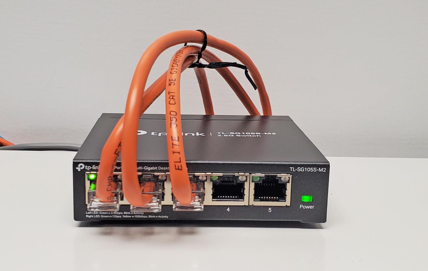 TP-Link TL-SG105, 5 Port Gigabit Unmanaged Ethernet Switch, Network Hub, Ethernet Splitter, Plug & Play, Fanless Metal Design, Shielded Ports, Traffic Optimization customer photo 1