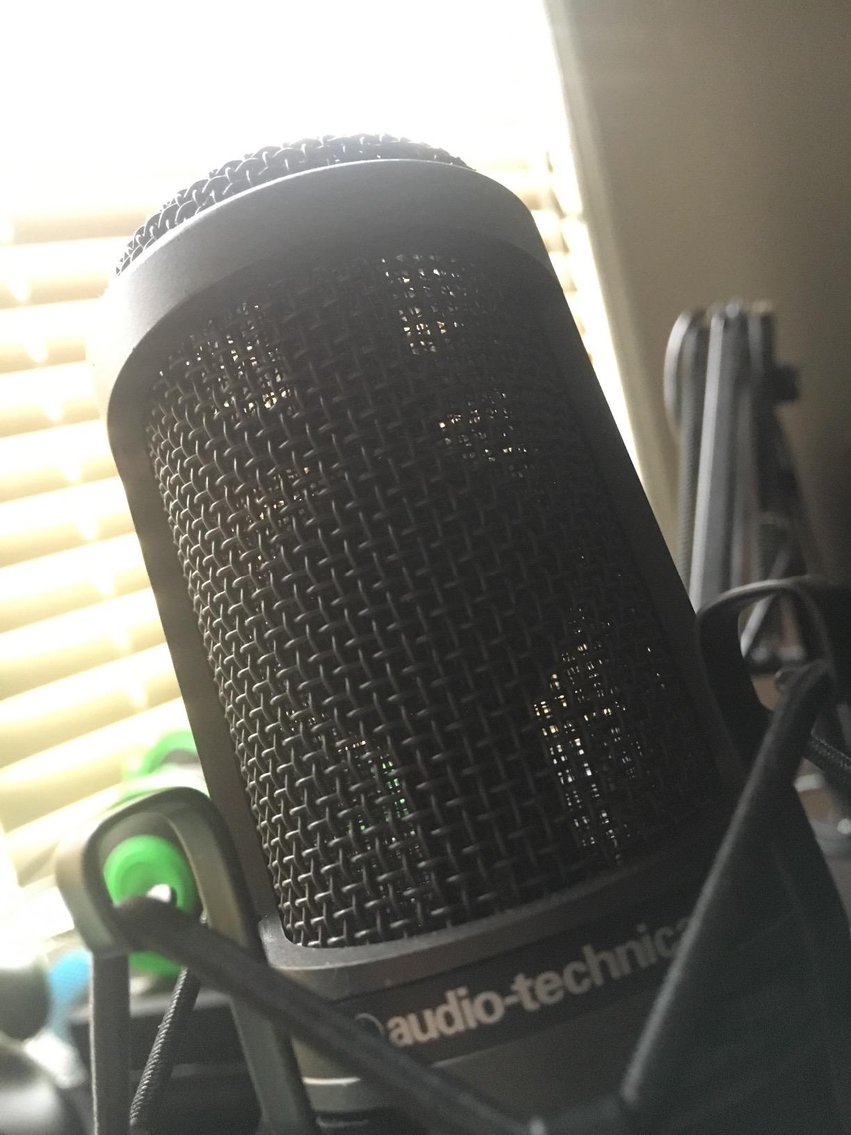 Audio-Technica AT2020USB+ Cardioid Condenser USB Microphone, with Built-in Headphone Jack & Volume Control, Perfect for Content Creators (Black) customer photo 1