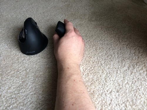 Anker 2.4G Wireless Ergonomic Mouse, Right Hand Vertical Mouse USB Receiver | Multi-Device Connectivity, 800/1200/1600 DPI, Wireless Mouse for Laptop, Desktop, PC, 5 Buttons, Black customer photo 1