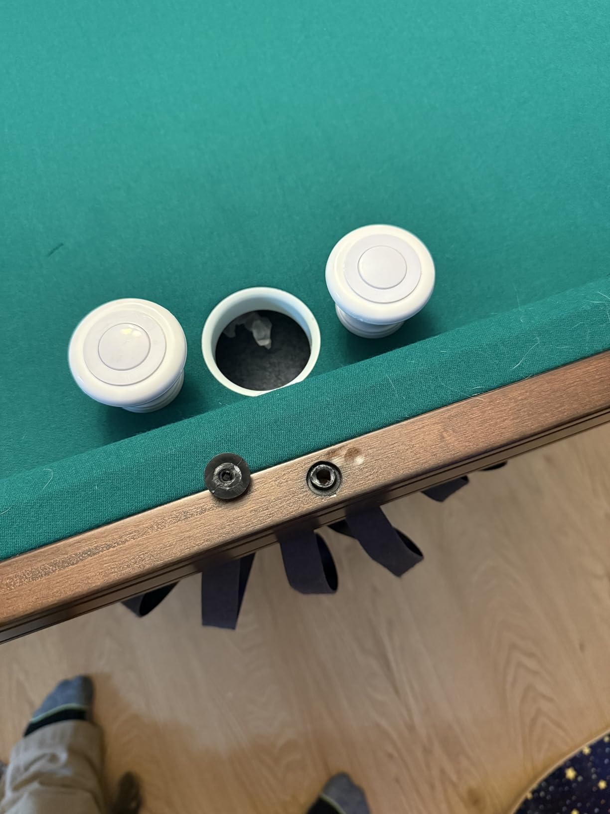 Hathaway Kingston 3 in 1 Octagon Poker Table, Dining & Bumper Pool Table for Game Rooms - Durable Hardwood, Sturdy Legs, Smooth Playfield - Includes Bumper Balls, Cues, Chalk, Brush - Walnut customer photo 1
