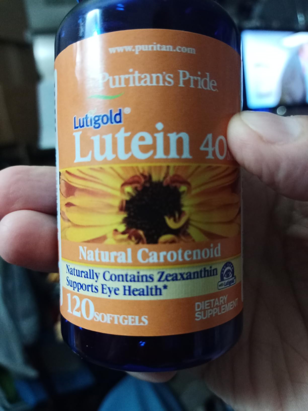 Puritan's Pride Premium Lutigold Lutein Carotenoid 40mg with Zeaxanthin, 120 Softgels customer photo 1