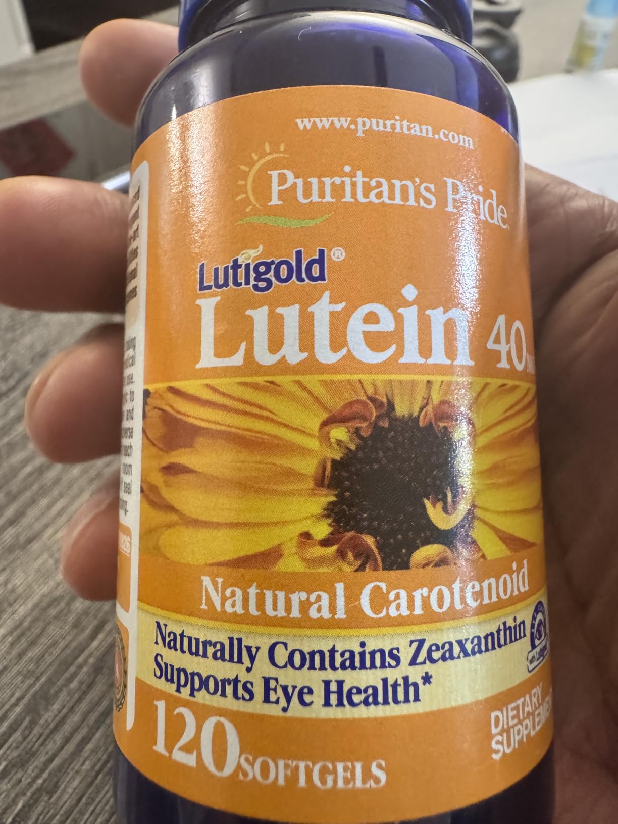 Puritan's Pride Premium Lutigold Lutein Carotenoid 40mg with Zeaxanthin, 120 Softgels customer photo 2