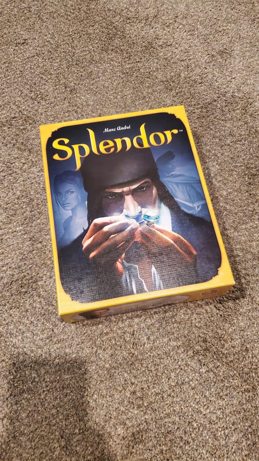 Asmodee Splendor Board Game - Gem Trading & Engine-Building Strategy for Adults & Families, 2-4 Players Ages 10+, 30 Minute Playtime customer photo 1