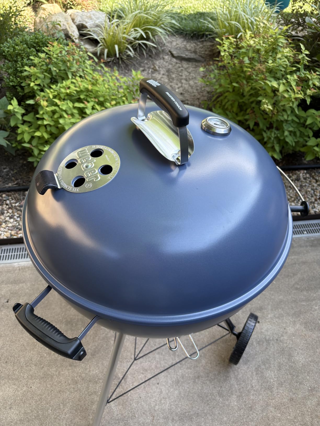 Weber Master-Touch Charcoal Grill, 22-Inch, Black customer photo 2