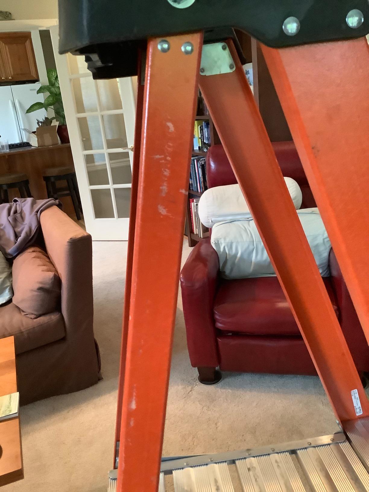 Louisville Ladder 4-Foot Fiberglass Platform Step Ladder, 375-Pound Load Capacity, Type IAA, FXP1804HD customer photo 1