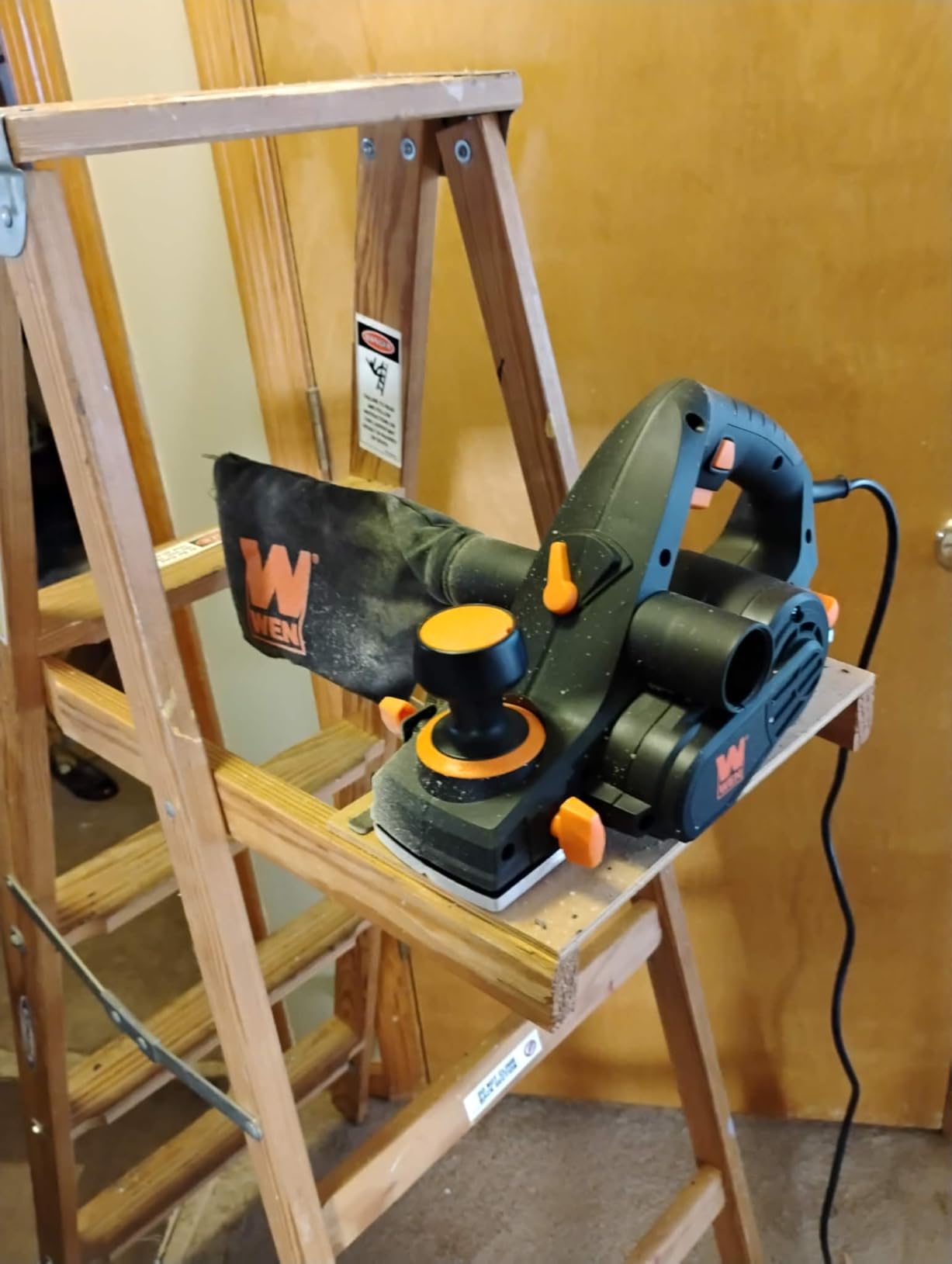 WEN 6530 6-Amp Electric Hand Planer, 3-1/4-Inch customer photo 2