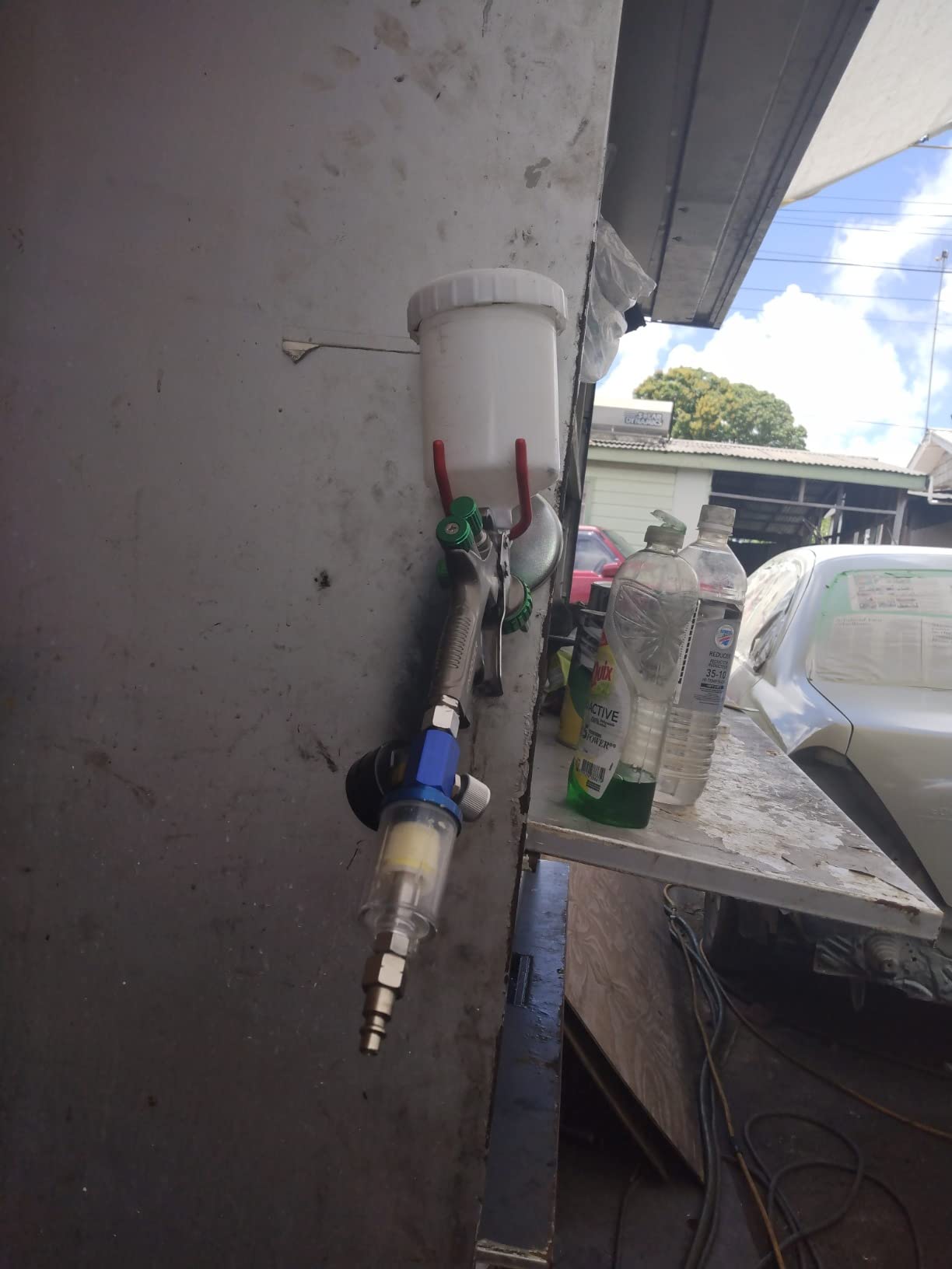 TCP Global Brand Magnetic Paint Spray Gun Holder Stand | For Gravity Feed Cup HVLP, Spray Booth, Body Shop Wall customer photo 2