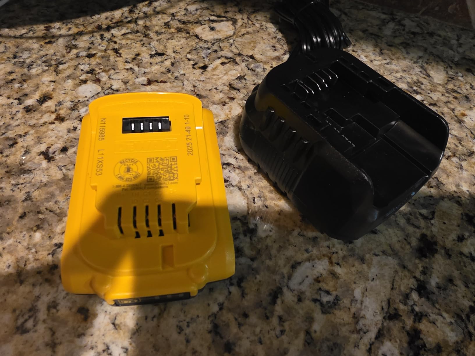 DEWALT 20V MAX XR Oscillating Multi-Tool Kit, Oscillating Tool Accessories, Cordless, 3-Speed, Quick Blade Change, Sand Paper, Blades, Battery and Charger Included (DCS356D1) customer photo 2