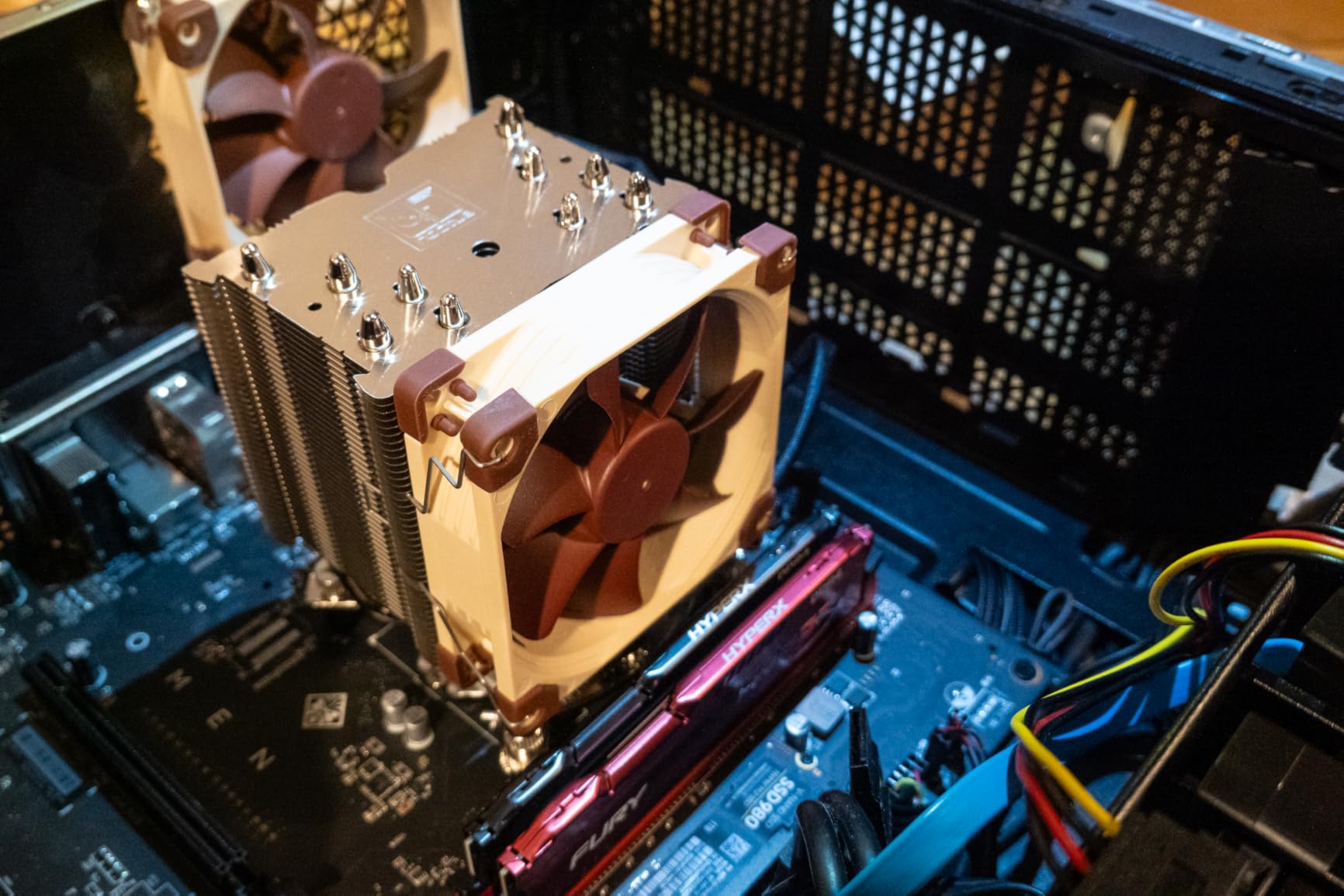 Noctua NH-U9S, Quiet High-Performance Single Tower CPU Cooler customer photo 1