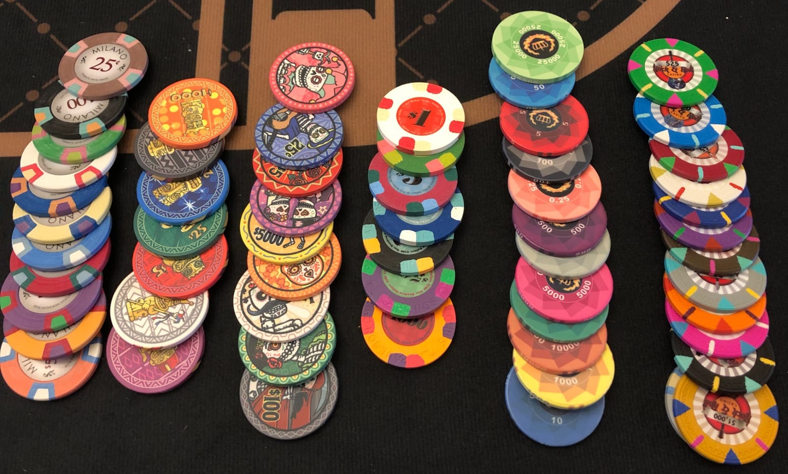 Laurel Crown 10gm Ceramic Poker Chip Sample Set - 12 New Chips customer photo 2