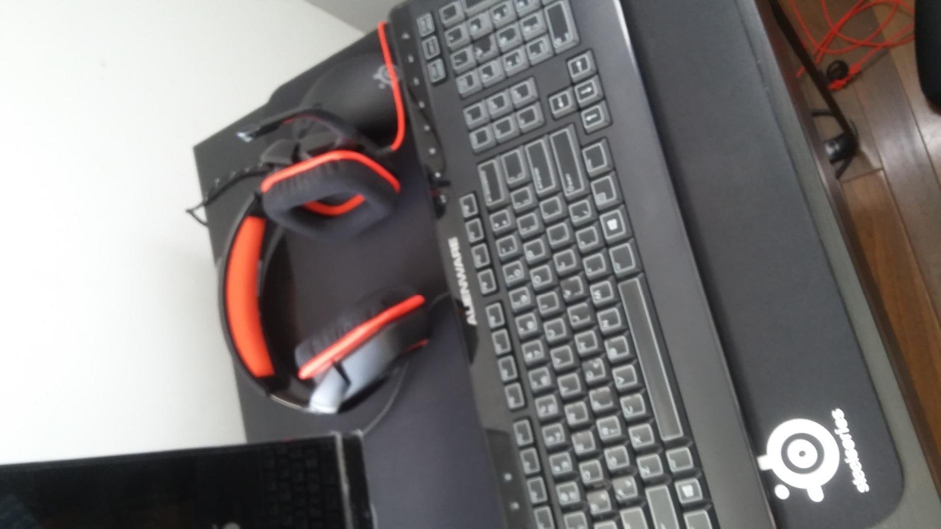 SteelSeries QcK Gaming Mouse Pad - XXL Thick Cloth - Sized to Cover Desks customer photo 1