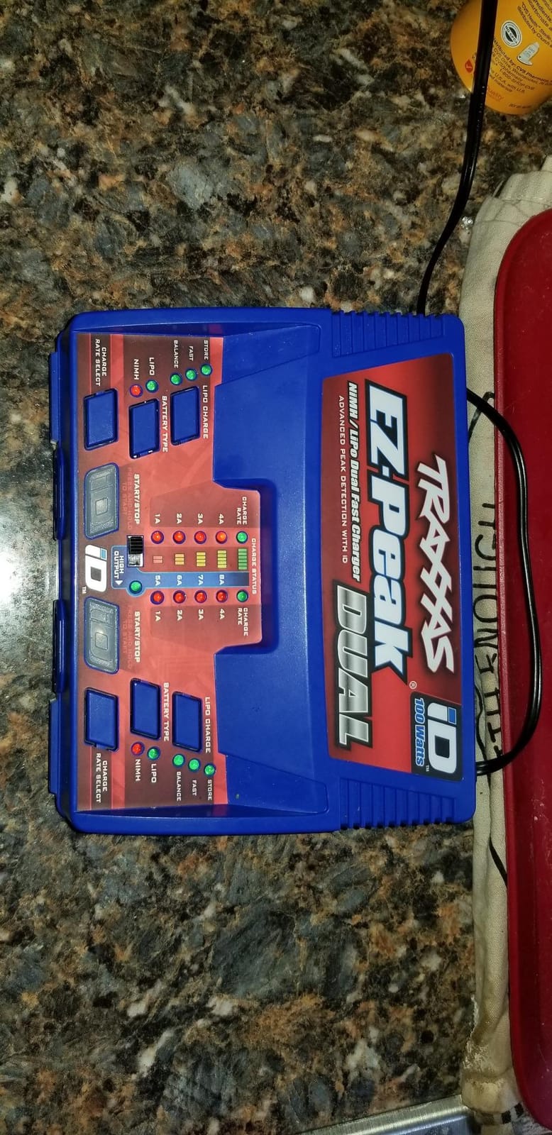 Traxxas 2972 EZ-Peak Plus 100 Watt NiMH/LiPo Dual Charger with iD System customer photo 2