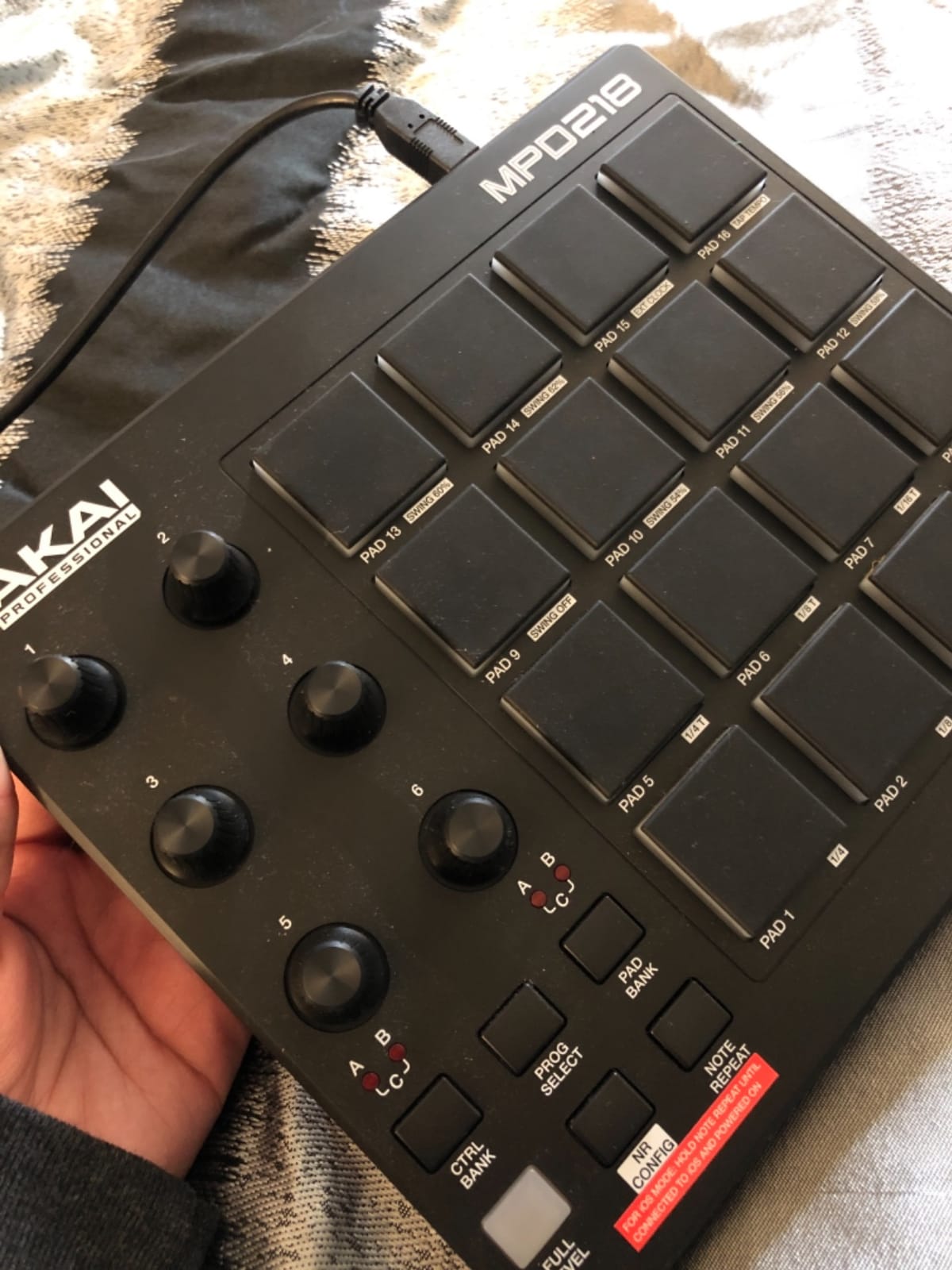 Akai Professional MPD218 USB MIDI Pad Controller | 16 Velocity-Sensitive MPC Drum Pads, 6 Assignable Knobs, Note Repeat, for Beat Makers and Music Producers customer photo 1