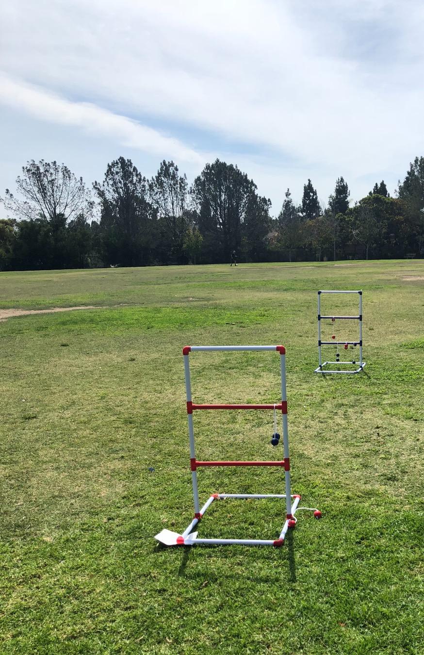Amazon Basics Portable Ladder Toss Outdoor Game Set with Carrying Case, Simple to Assemble, Red/Blue customer photo 1