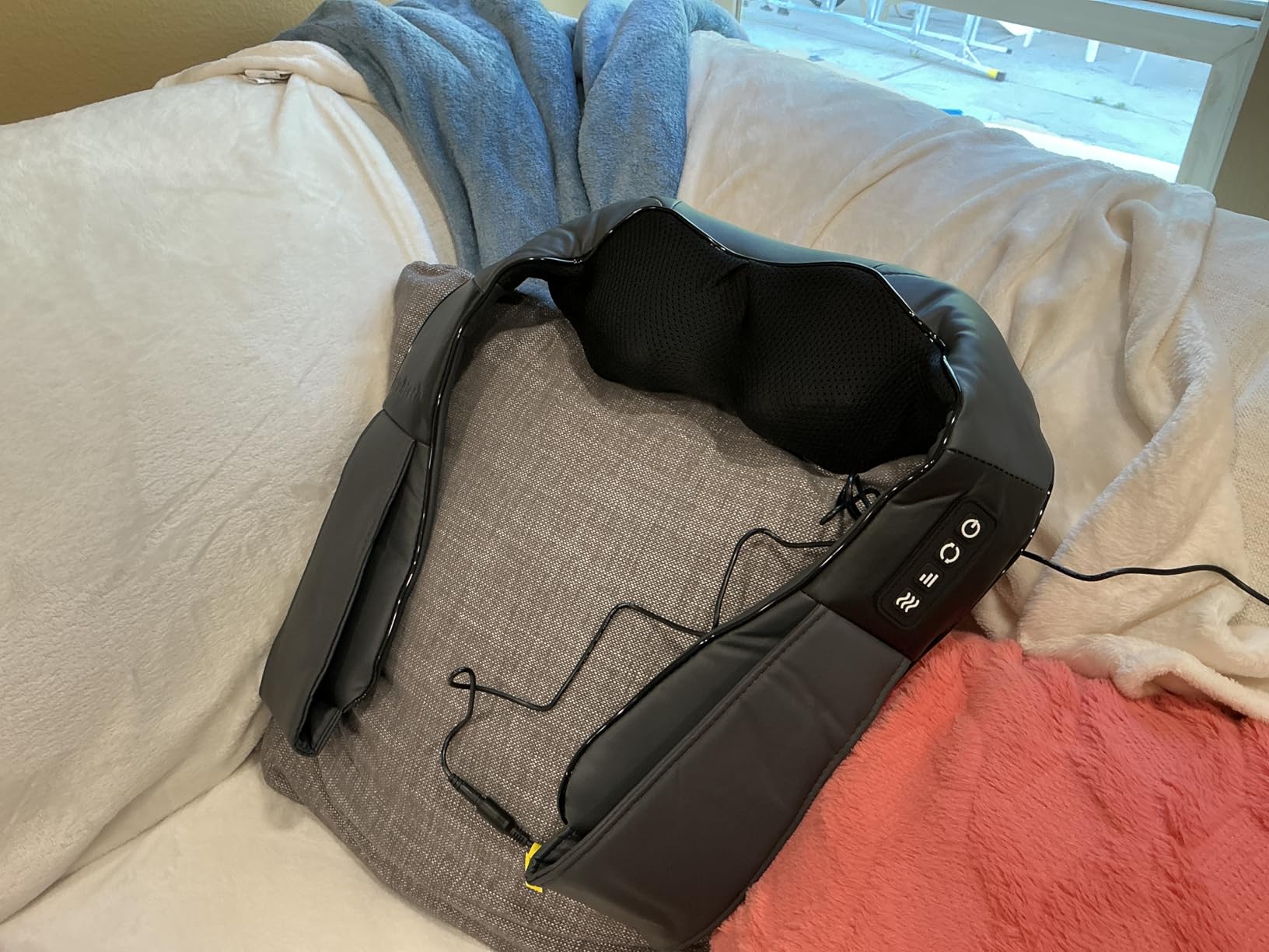Nekteck Shiatsu Neck Massager with Heat for Pain Relief Deep Tissue, 2026 Upgraded 3D Back Shoulder Kneading Massage Pillow, Relaxation Gifts for Mom Dad Friends, Black(NOT Cordless) customer photo 2