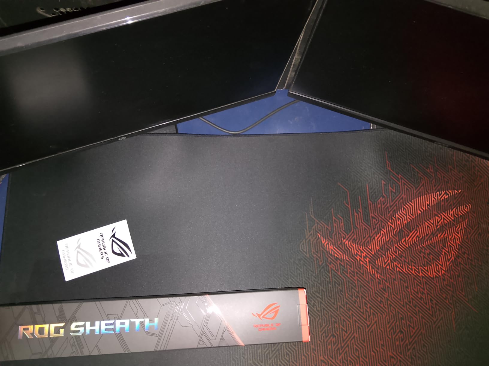 ASUS ROG Sheath Gaming Mouse Pad, Extra-Large | Extra-Large Surface, Pixel-Precise Tracking, Anti-Fray Stitched Edges, Non-Slip Base customer photo 1
