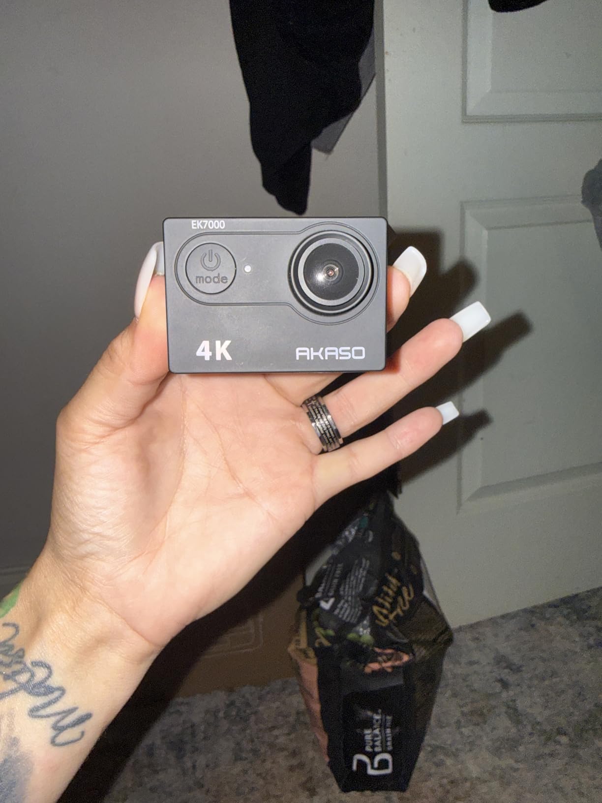 AKASO EK7000 4K30FPS 20MP WiFi Action Camera with EIS Ultra HD 131FT Waterproof Underwater Camera Remote Control 4X Zoom Support External Microphone Black customer photo 2