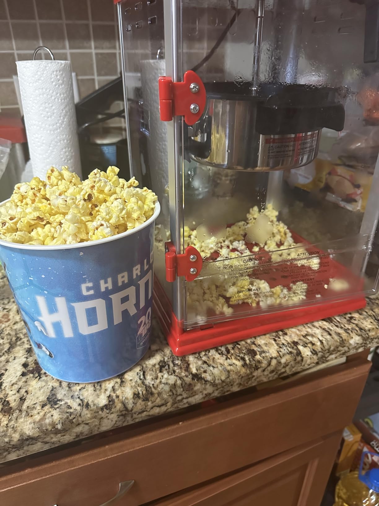 West Bend Stir Crazy Movie Theater Popcorn Popper, 4-Qt., Red customer photo 1