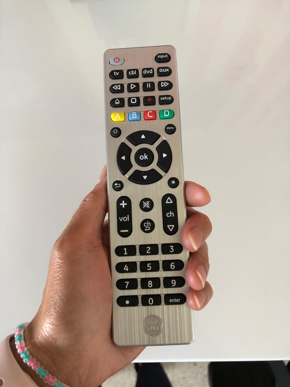 GE Universal Remote Control for Samsung LG RokuTV Vizio Sony Philips Sharp - 4-Device 33709 customer photo 2
