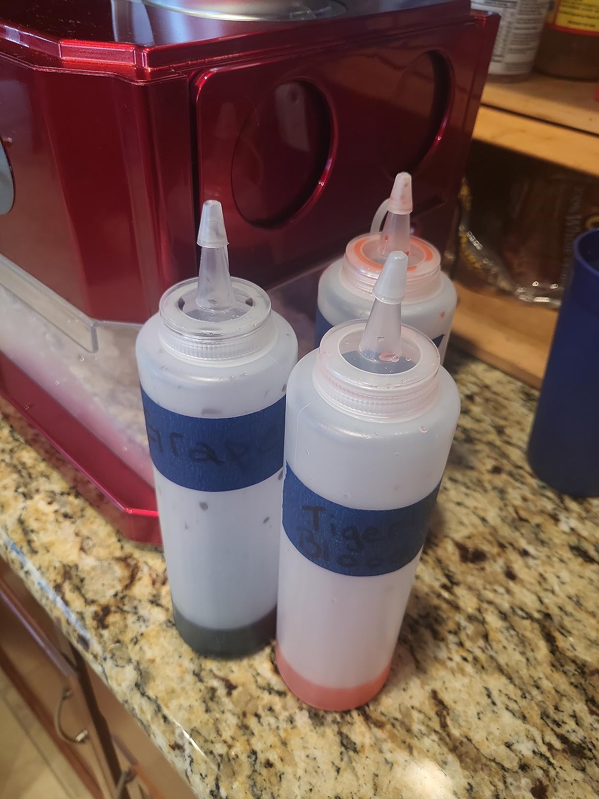 Cuisinart Snow Cone Machine, 90W Motor & Interlock Safety, 4 Reusable Cones | Snow cone maker & slushie machine with 4 reusable cones, compact design & auto-shutoff, 4-5 cones in under a minute, SCM-10P1 customer photo 1
