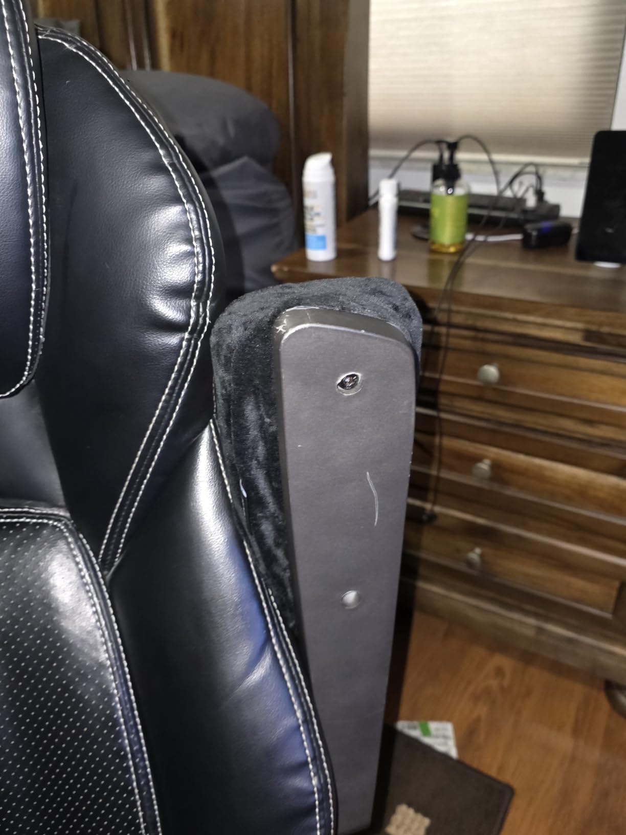 Aloudy Ergonomic Memory Foam Office Chair Armrest Pads, Comfy Gaming Chair Arm Rest Covers for Elbows and Forearms Pressure Relief(Set of 2), Stretch Fit, Black customer photo 2