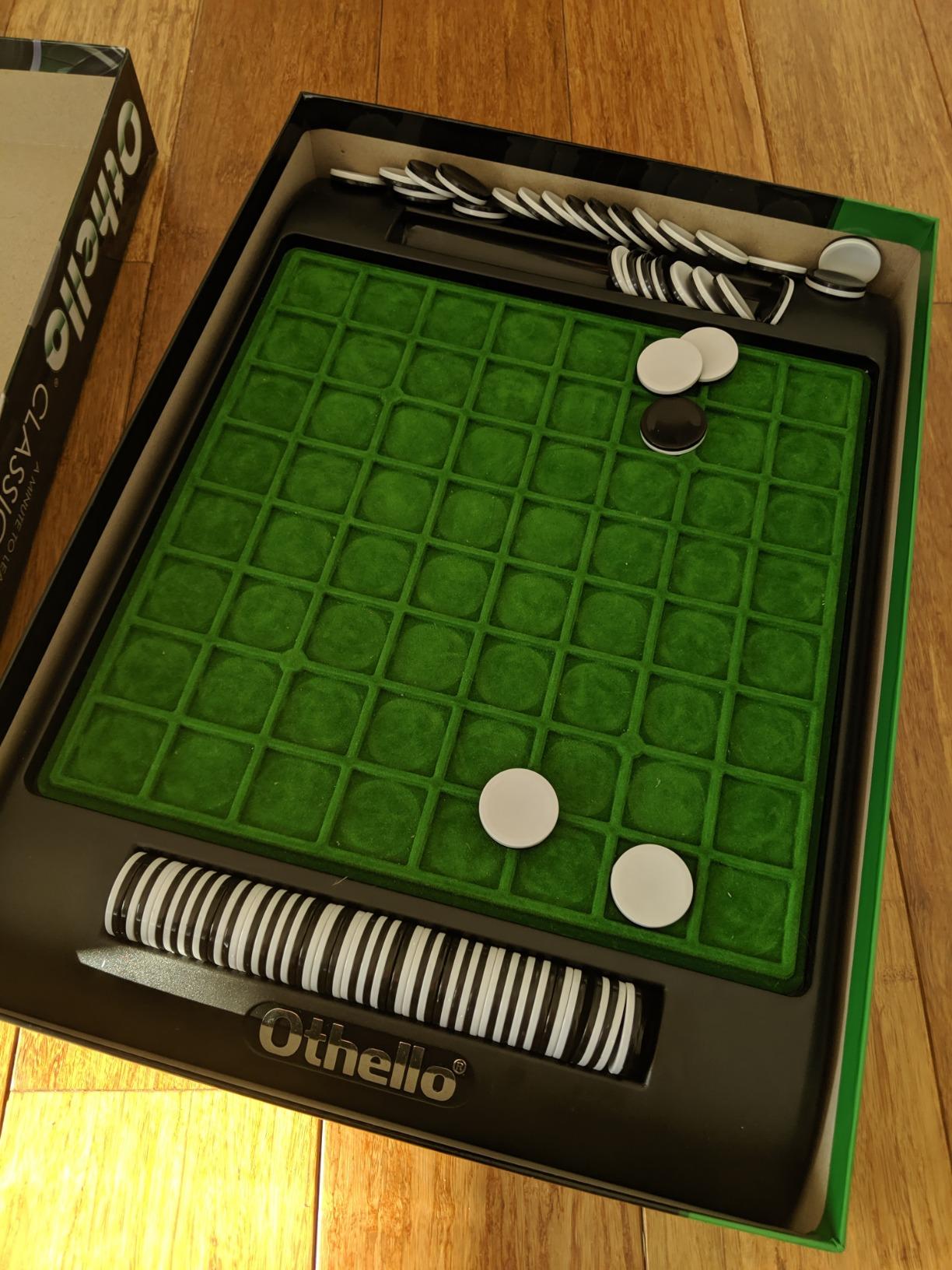 Ravensburger Othello - Classic Strategy Board Game for 2 Players - Easy to Learn, Hard to Master - Fast-Paced Family Fun - Ages 8+ customer photo 1