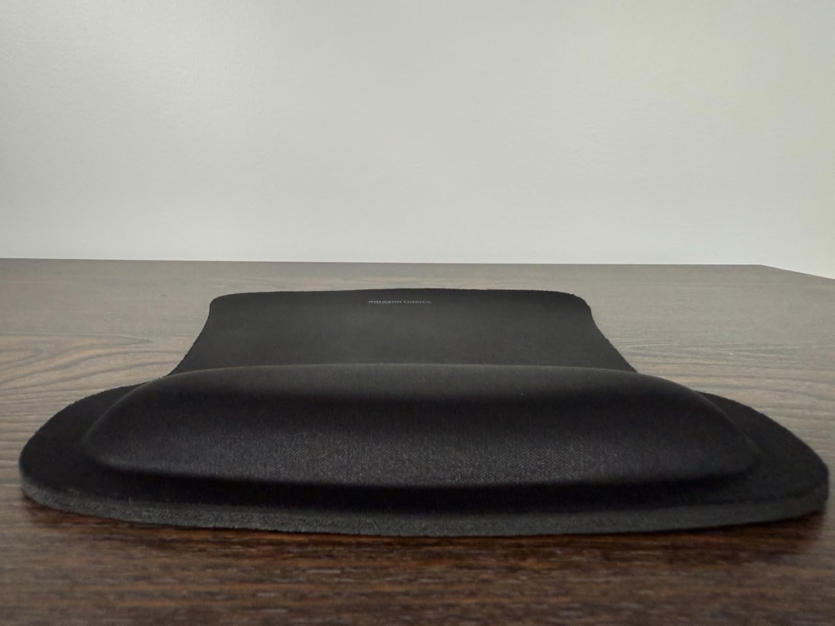 Amazon Basics Ergonomic Mouse Pad with Wrist Support for Pain Relief, Gel-Filled Cushion, Non-Slip Rubber Grip Base, 10.1 x 8.1 Inches, Black customer photo 1