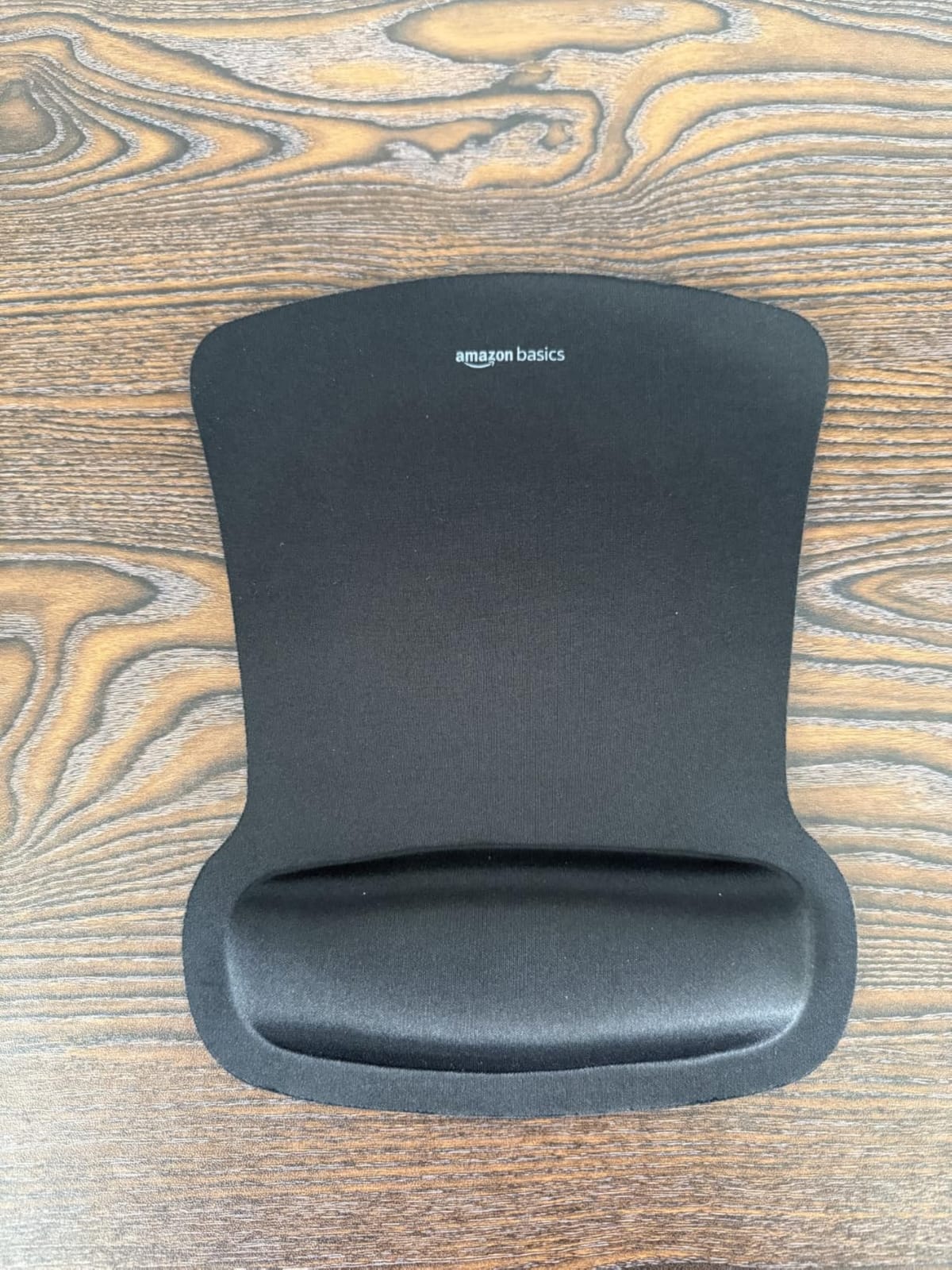 Amazon Basics Ergonomic Mouse Pad with Wrist Support for Pain Relief, Gel-Filled Cushion, Non-Slip Rubber Grip Base, 10.1 x 8.1 Inches, Black customer photo 2