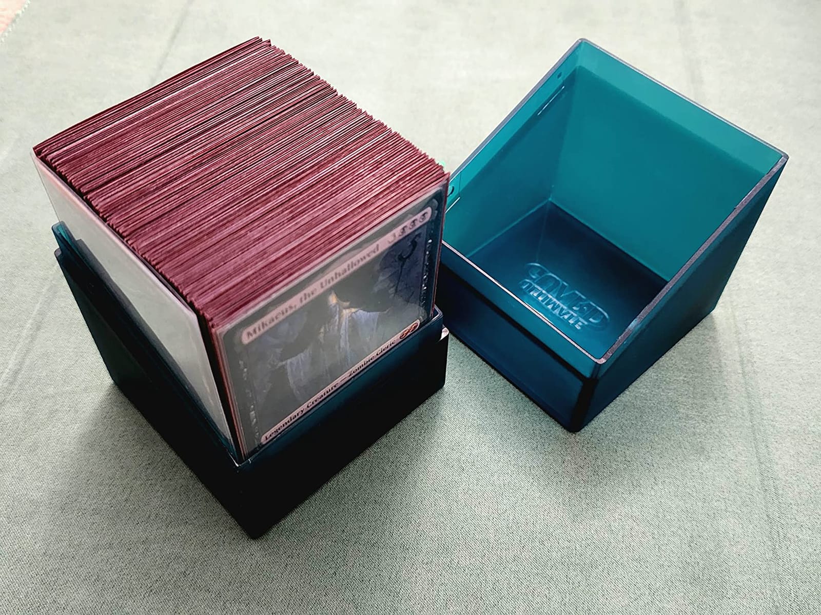 Ultimate Guard Boulder 100+ Classic, Deck Case for 100 Double-Sleeved TCG Cards, Sapphire, Secure & Durable Storage for Trading Card Games, Soft-Touch Finish customer photo 1