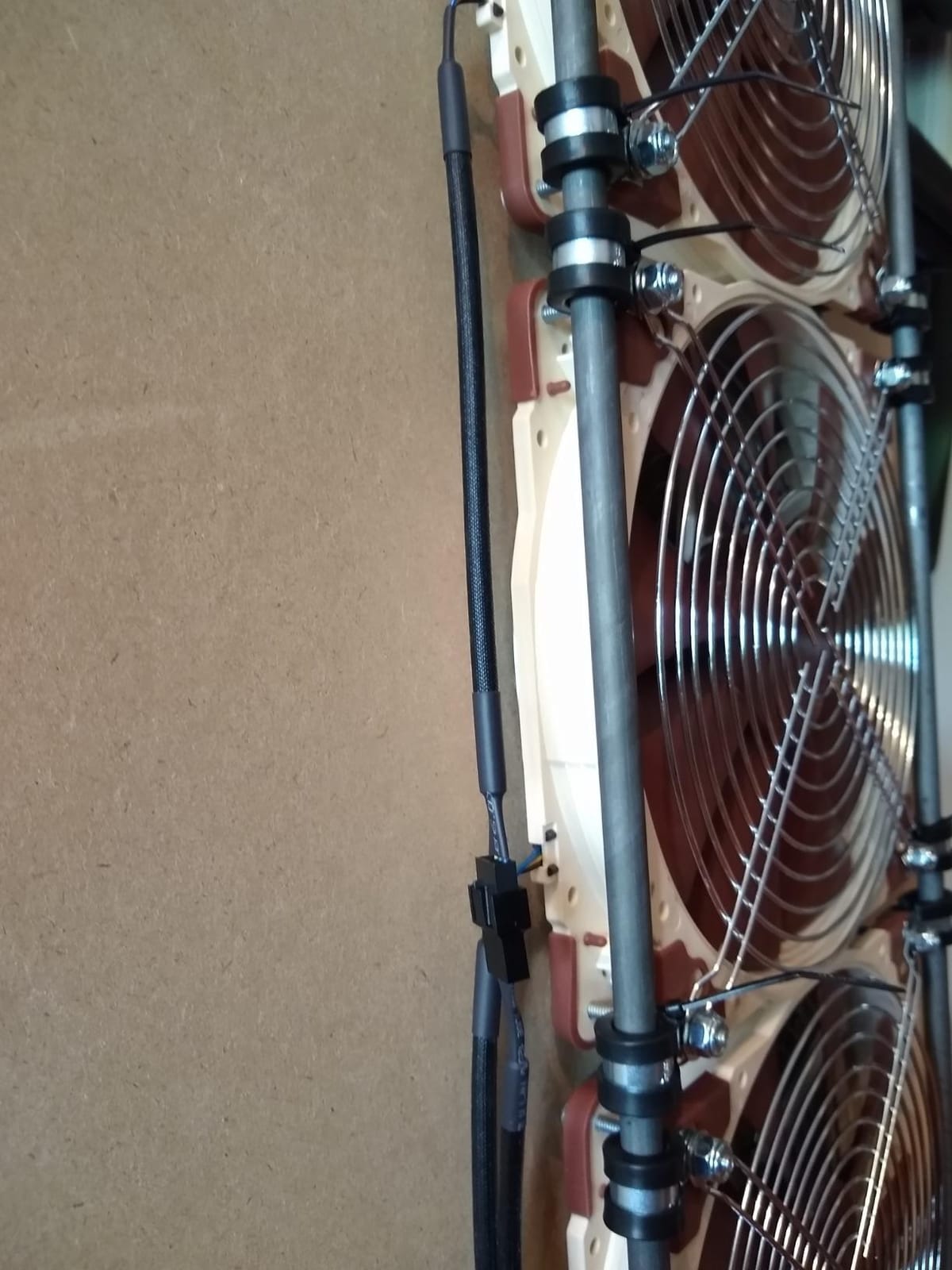 Noctua NA-FC1, Compact PWM 4-Pin Manual Fan Speed Controller customer photo 1