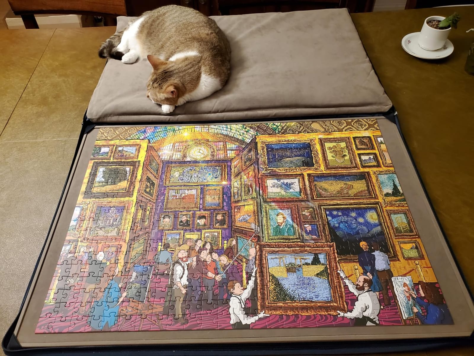 Lavievert 1500 Piece Jigsaw Puzzle Board with Padded Cover, Portable Case with 6 Sorting Trays & Detachable Board, Puzzle Caddy Storage Saver with Non-Slip Surface for Adults customer photo 1