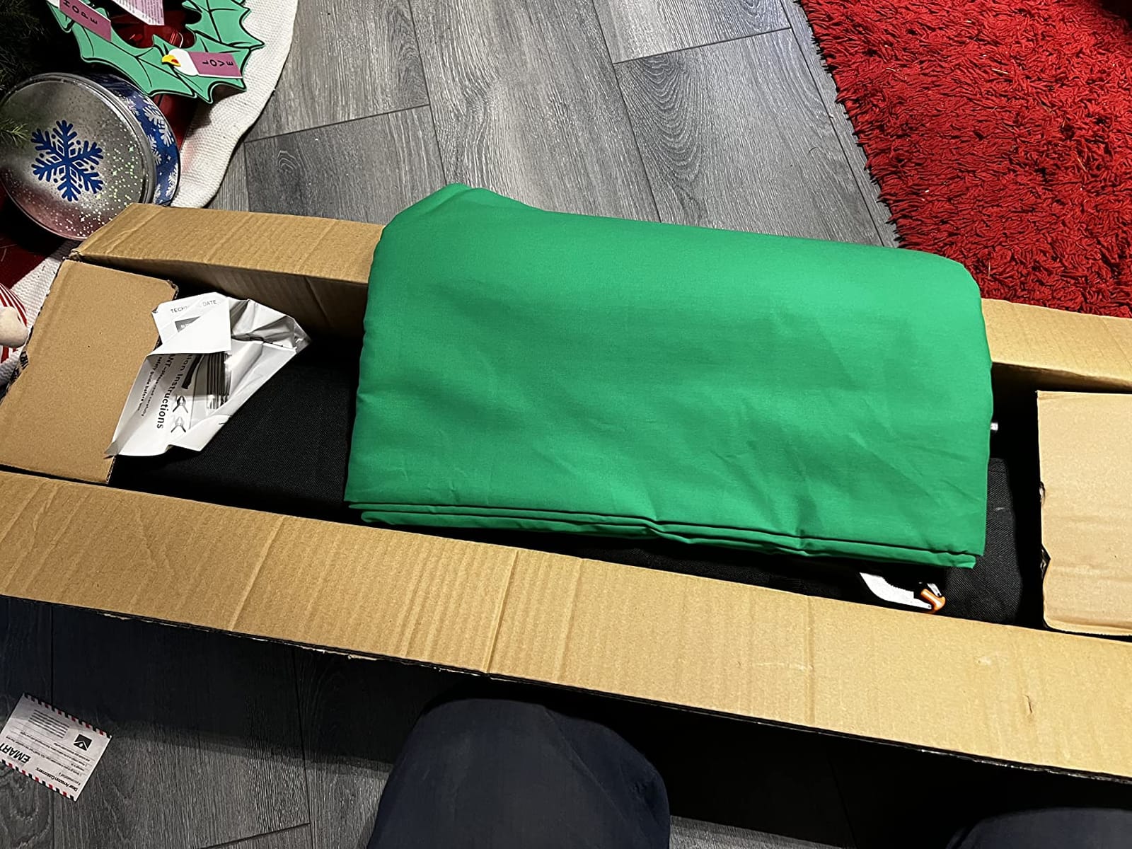 EMART Green Screen Backdrop Kit, 8.5x10FT Stand with 10x12FT Backdrop | Photography Background Support System with 100% Cotton Muslin Backdrop, 2Clamps for Photo Studio, Video Shooting, Live Stream customer photo 1
