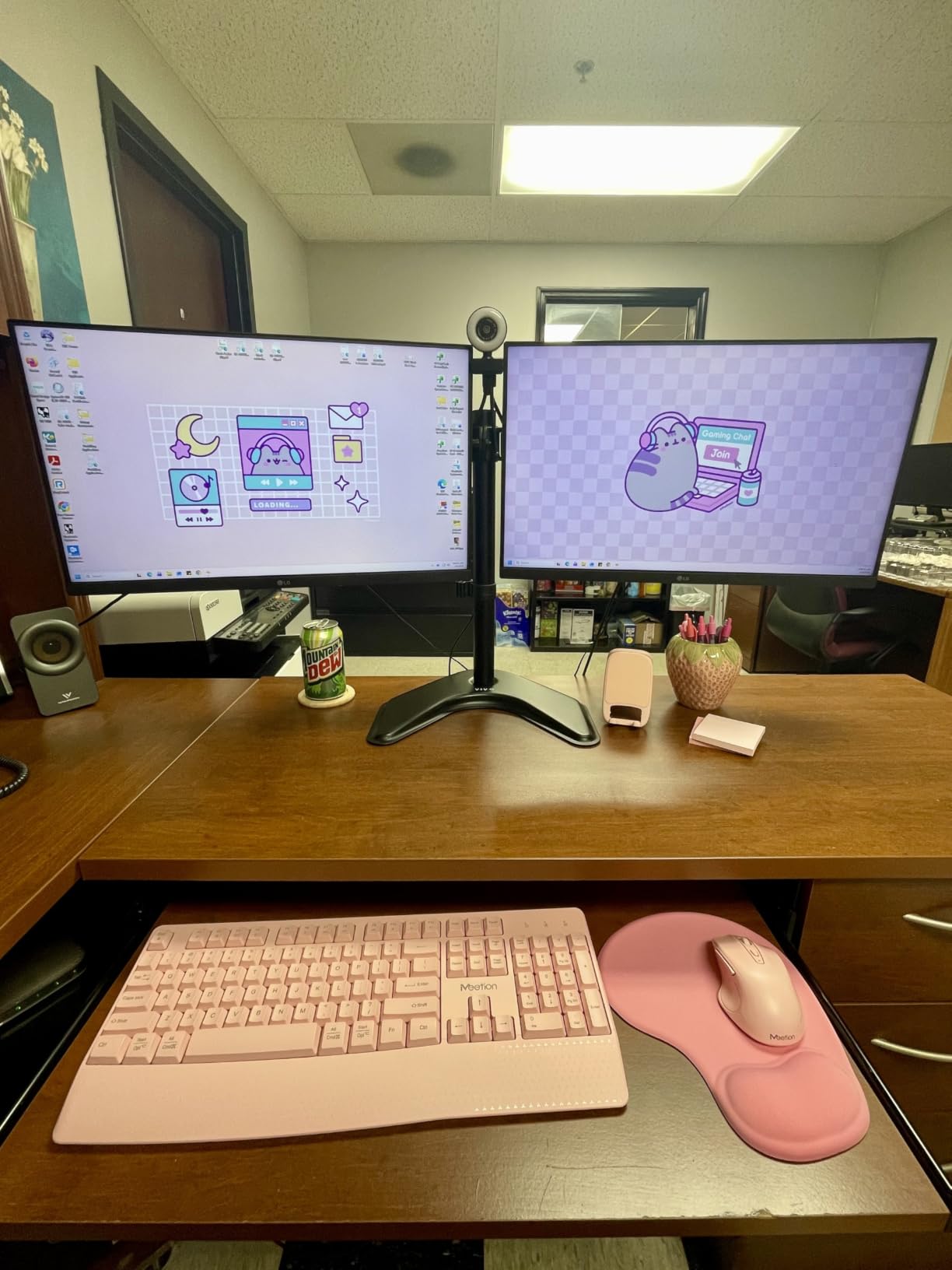 Office Mousepad with Gel Wrist Support - Ergonomic Gaming Desktop Mouse Pad Wrist Rest - Design Gamepad Mat Rubber Base for Laptop Computer -Silicone Non-Slip Special-Textured Surface (01Pink) customer photo 1