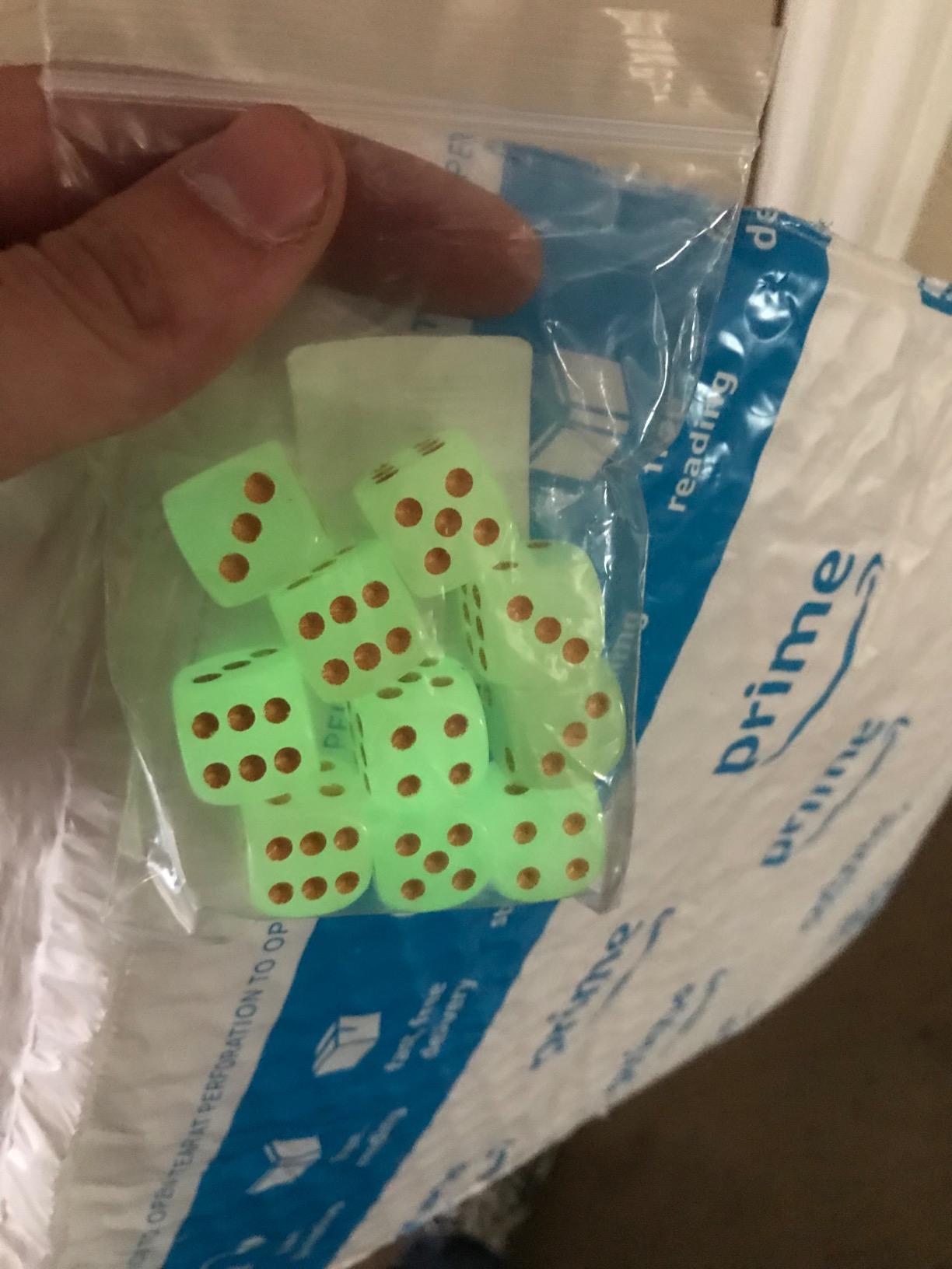 SmartDealsPro 10-Pack D6 Six Sided Glow in the Dark Dice Die for DND, MTG, RPG, Tenzi, Farkle, Yahtzee, Bunco, Teaching Math, Table Board Game (16mm Golden dots 10pcs) customer photo 1